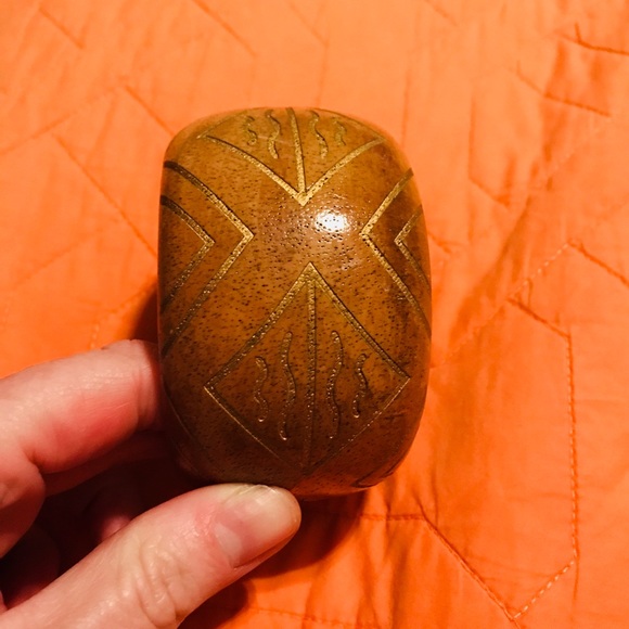 Gorgeous Wood Bangel - Picture 1 of 2
